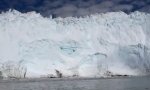 Lustiges Video : Tsunami On The Rocks