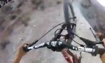 Lustiges Video : Mountainbike vs 20 Meter breite Schlucht