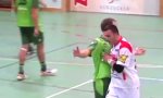 Lustiges Video : Küsschen beim Handball
