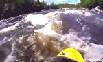 Strudel verschluckt Kayak Fahrer