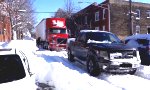 Lustiges Video - Pick Up zieht Truck durch den Schnee