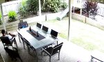 Adrenalinschub beim Chillen auf der Veranda