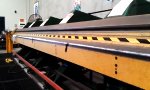Lustiges Video : Hydraulische Presse vs Noppenfolie