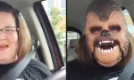 Spaß mit Chewbaca-Maske