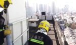 Shanghai Feuerwehr-Ninja rettet Springer