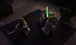 Lustiges Video : Kampf der animatronischen Yodas