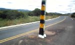 Lustiges Video : Telefonmast günstig platziert