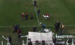 Funny Video : Klopapierrolle vs Drohne im Stadion