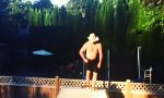 Funny Video : Von der Pipe in den Pool