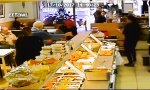 Lustiges Video - Immer der Erste am Buffet