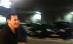 Funny Video : Über das Schild springen