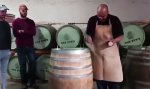 Lustiges Video - Rhythmischer Fassklopfer