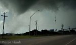 Lustiges Video - Nahe Begegnung mit Tornado