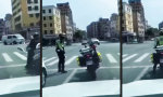 Lustiges Video : Mit Schwung auf den Sattel
