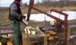 Lustiges Video : Holzhackmaschine